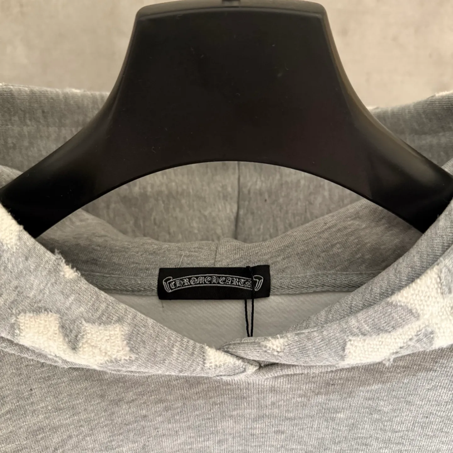 🅿️390 [Strict quality control] CH Croixin's new long-sleeved hooded sweatshirt. The fabric is made of heavy 480g double yarn fabric. The whole garment is washed. The front and rear panels are laser-burned. The ready-to-wear wash is loose. The fabric is stiff and stylish. It does not deform or shrink. Color: black, white, floral gray. Size: M-2xl